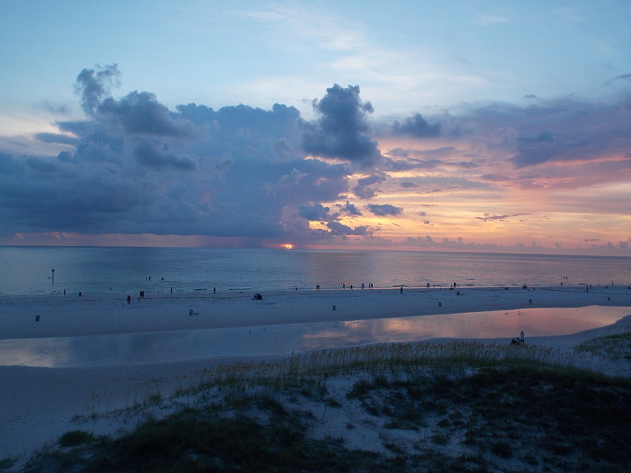 The wide white-sand shoreline at Clearwater Beach